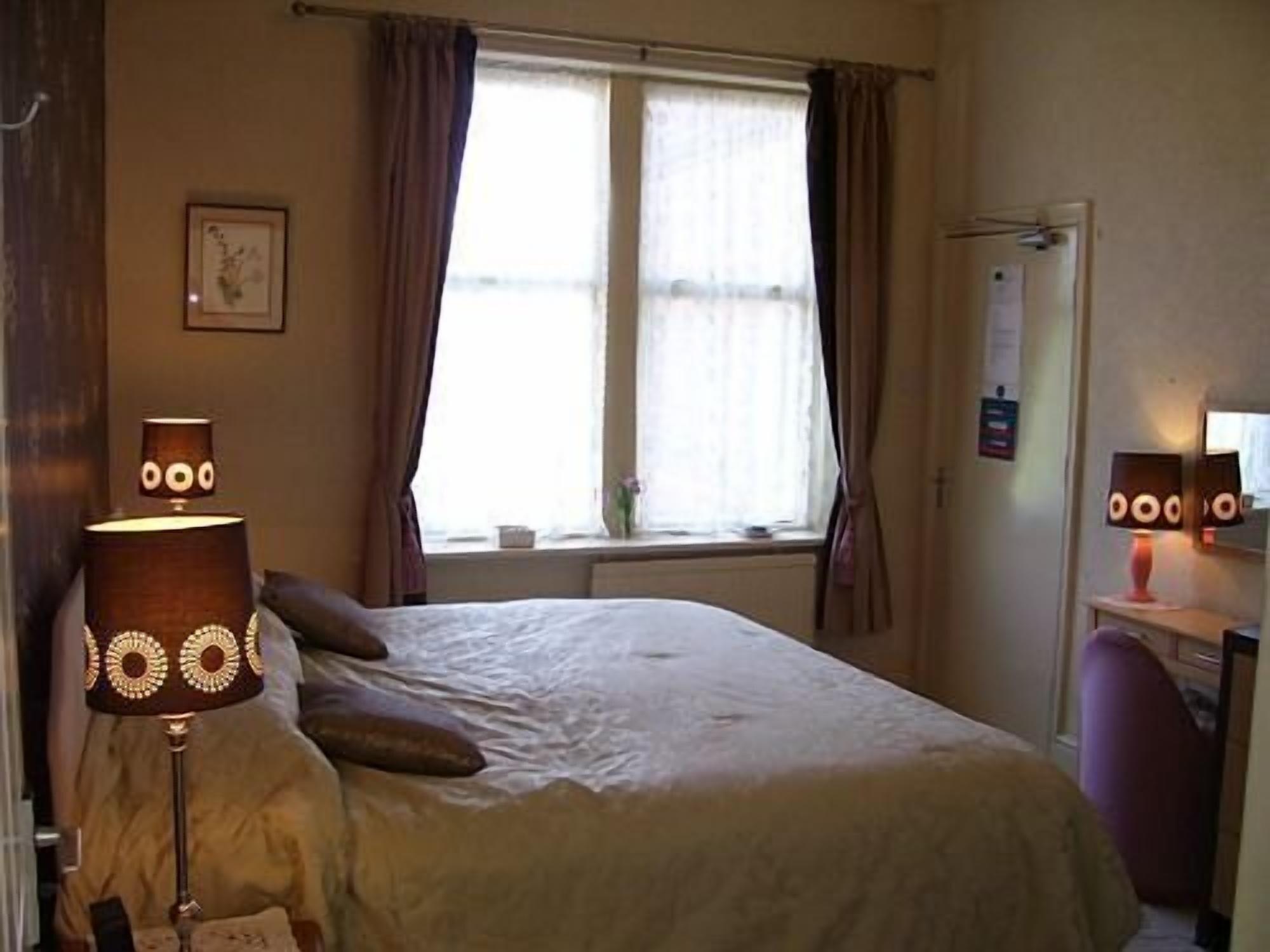 Green Bank Guest House Barrow-in-Furness Dış mekan fotoğraf